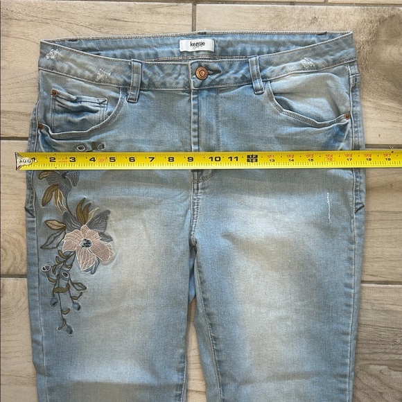 Kensie Embroidered Lightwash Jeans - Picture 8 of 10